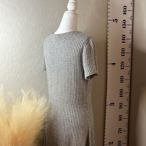 GAP gray ribbed two-tone dress lightweight fabric w/sweater like feel. SZ M. - Picture 7 of 12